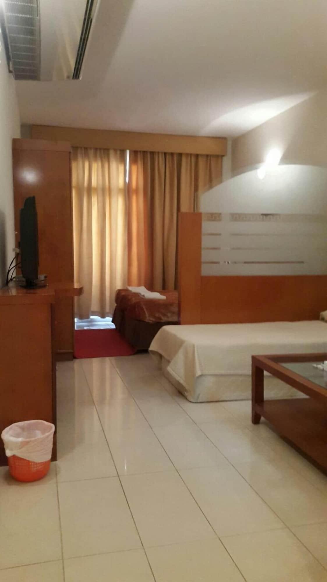 Al Raien Hotel Apartment Дубай Екстер'єр фото