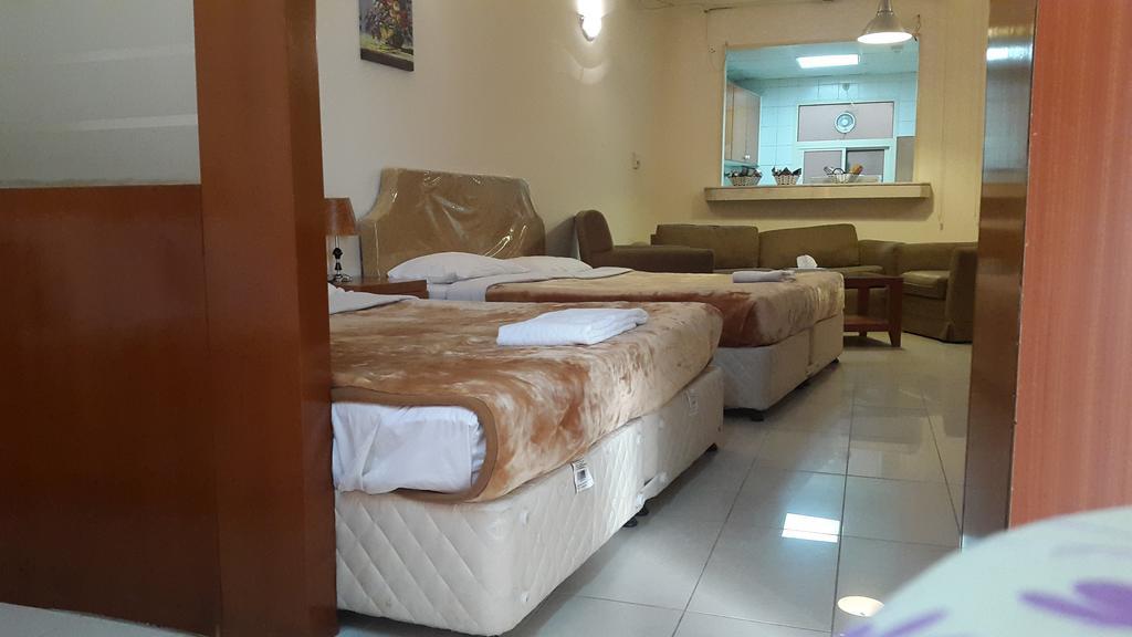 Al Raien Hotel Apartment Дубай Екстер'єр фото