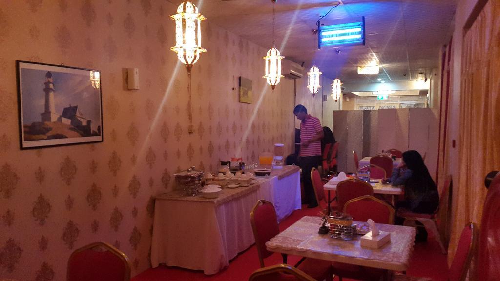 Al Raien Hotel Apartment Дубай Екстер'єр фото